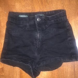 Wild Fable black jean shorts. size 00
